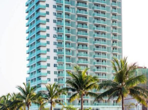 A La Carte Da Nang Beach