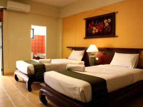 Tadkham Village, Chiang Mai