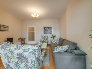 Beautiful Jewel in the TOP Centre