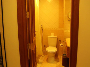 Zowar International Hotel