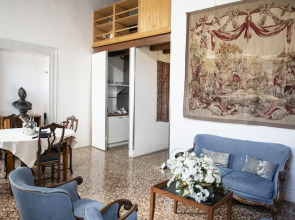 Palazzo Contarini Della Porta Di Ferro