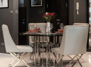 HiGuests - The Marina Torch