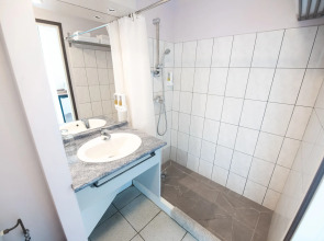 Tahiti Airport Motel