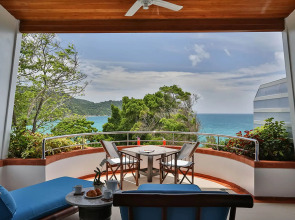 Mom Tri's Villa Royale