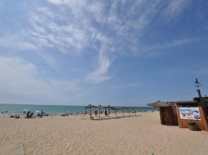 Airhostel Barcelona Airport 24h