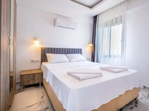 Golden Rose Suit Pension