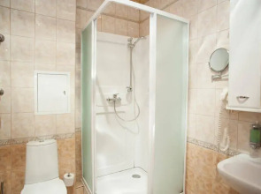 MINIMA Красные ворота