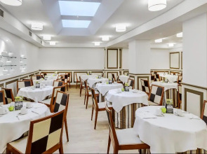 Отель Sercotel Gran Hotel Conde Duque