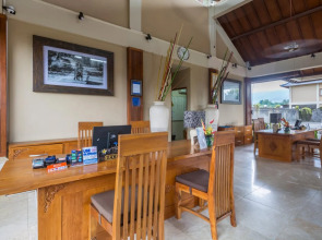 Bali Lovina Beach Cottages