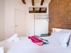 Happy People Ramblas Harbour