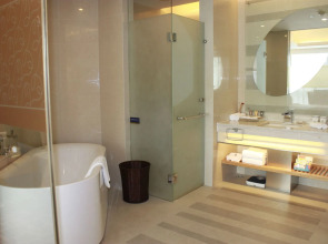 Shenzhen Huaqiang Plaza Hotel