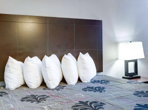 Rodeway Inn and Suites Austin