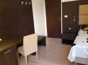 Una Finestra su Monti