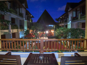 Fourteen Roses Beach Hotel