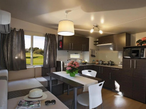 Hu Venezia Camping in Town