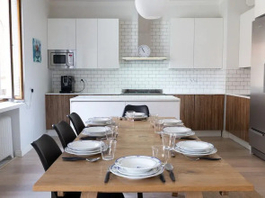 2ndhomes 144 m2 Stylish 3BR Center Home