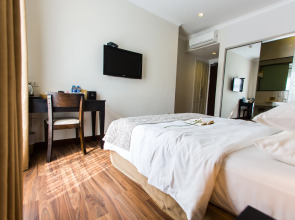 The Alcove Library Hotel