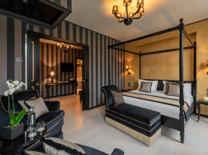 Carnival Palace Hotel