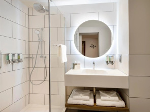 Hampton by Hilton London City