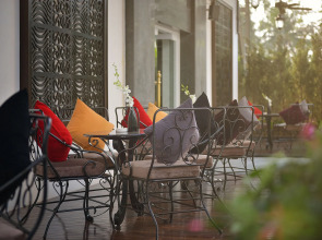 Paradise Suites Hotel