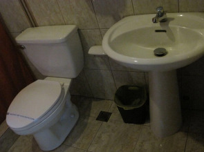 Hollywood Drive-In Hotel