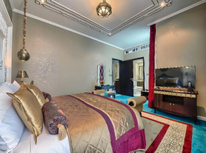 Saraya Corniche Hotel