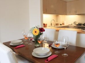 Anivia Apartment Airport by Airstay