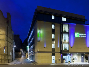 Holiday Inn Express Edinburgh Royal Mile by IHG