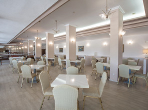 Отель Alexandros 