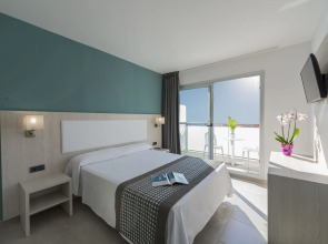 Отель 4R Miramar Calafell