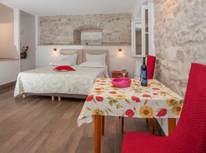 Garden Apartment Hotel Split