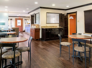 Quality Inn & Suites Dallas - Cityplace