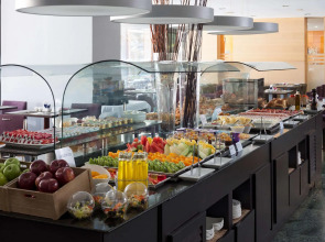 Отель NH Madrid Ventas