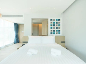 Panwaburi Beachfront Resort