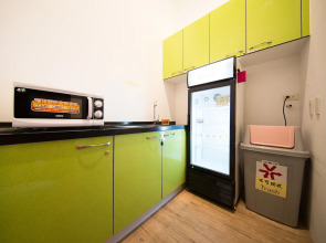 SleepBox Hotel - Ximen