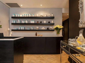 The Onyx Apartment Hotel by NEWMARK