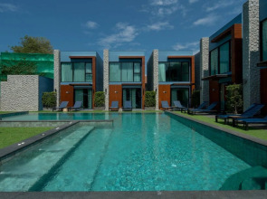 Peace Blue Naiharn Naturist Resort Phuket