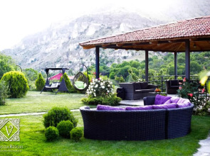 Курорт Vardzia