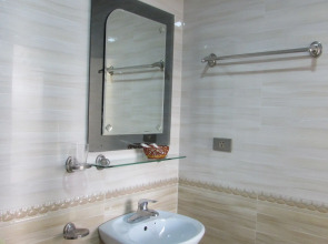 Viet Nhat Halong Hotel