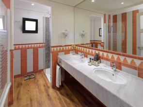 Отель H10 Costa Adeje Palace