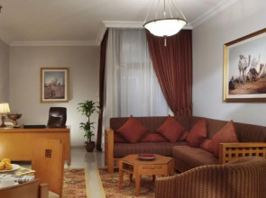 Gloria Hotel & Suites