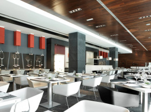 Отель ILUNION Atrium