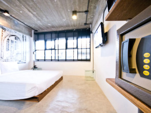 Quip Bed & Breakfast Phuket Hotel