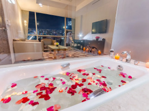 Blue Sky Hotel & Tower