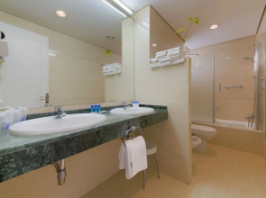 Hotel Puertobahia & Spa