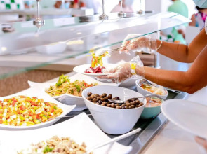 Auramar Beach Resort