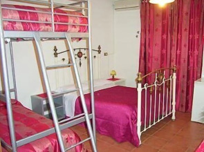 Vatican Rooms Guest House