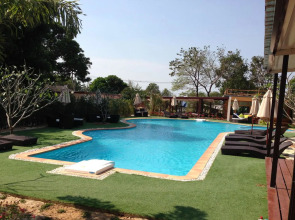 Check In & Chill Out Laem Sok Pier