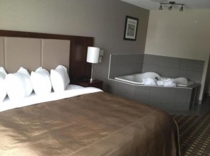 Carlyle Western Star Inn & Suites