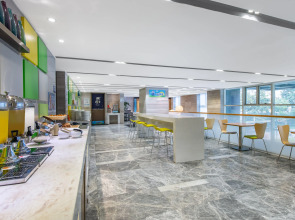 Holiday Inn Express Hangzhou Huanglong